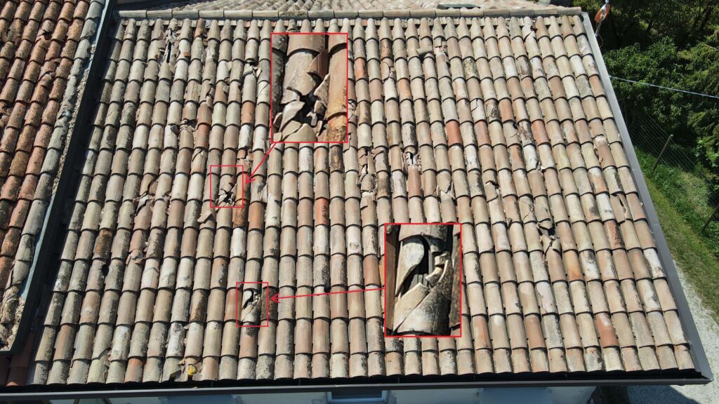 Foto tegole tetto rotto grondaie